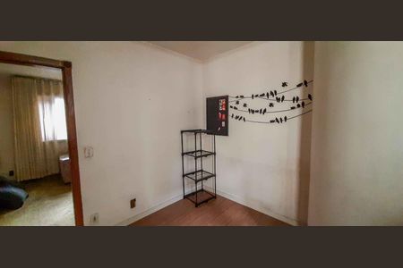 Casa à venda com 500m², 4 quartos e 4 vagas Casa à venda com 500m², 4 quartos e 4 vagasEscritório