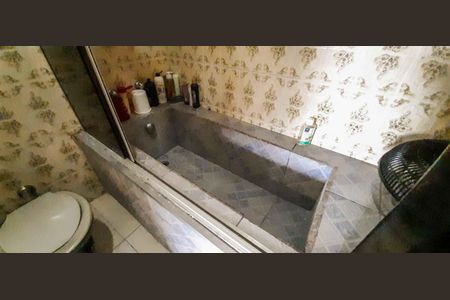 Casa à venda com 500m², 4 quartos e 4 vagas Casa à venda com 500m², 4 quartos e 4 vagasBanheiro da Suíte 1