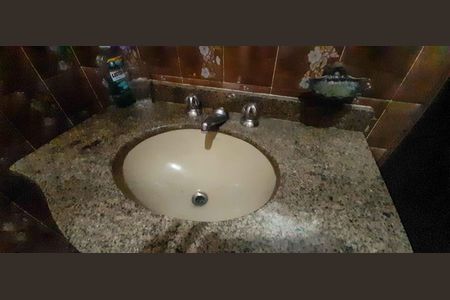 Casa à venda com 500m², 4 quartos e 4 vagas Casa à venda com 500m², 4 quartos e 4 vagasBanheiro da Suíte 2