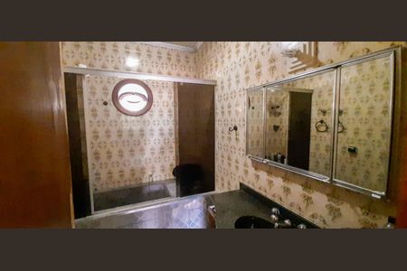 Casa à venda com 500m², 4 quartos e 4 vagas Casa à venda com 500m², 4 quartos e 4 vagasBanheiro da Suíte 1