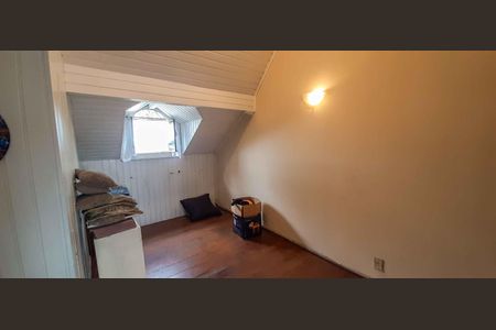 Casa à venda com 500m², 4 quartos e 4 vagas Casa à venda com 500m², 4 quartos e 4 vagasSótão