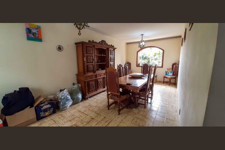 Casa à venda com 500m², 4 quartos e 4 vagas Casa à venda com 500m², 4 quartos e 4 vagasSala de Jantar