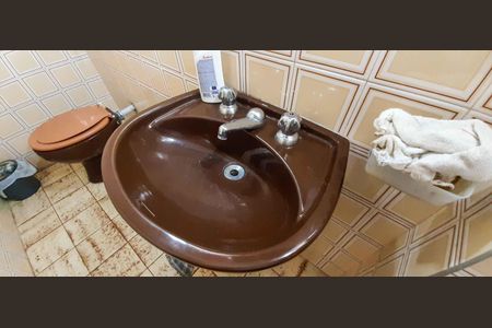 Casa à venda com 500m², 4 quartos e 4 vagas Casa à venda com 500m², 4 quartos e 4 vagasLavabo do Salão de Festa