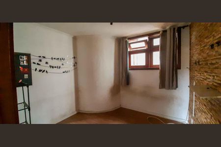 Casa à venda com 500m², 4 quartos e 4 vagas Casa à venda com 500m², 4 quartos e 4 vagasEscritório