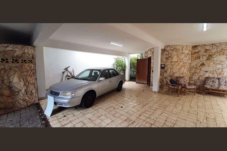 Casa à venda com 500m², 4 quartos e 4 vagas Casa à venda com 500m², 4 quartos e 4 vagasGaragem