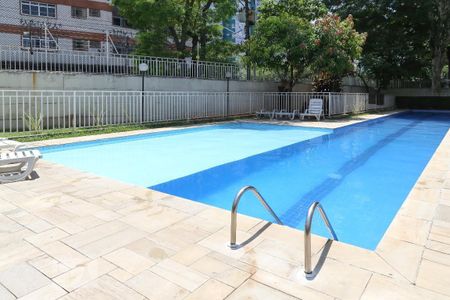 Apartamento à venda com 65m², 2 quartos e 1 vagaÁrea comum - Piscina