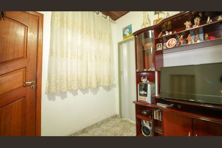 Casa à venda com 100m², 3 quartos e 1 vaga Casa à venda com 100m², 3 quartos e 1 vagaSala