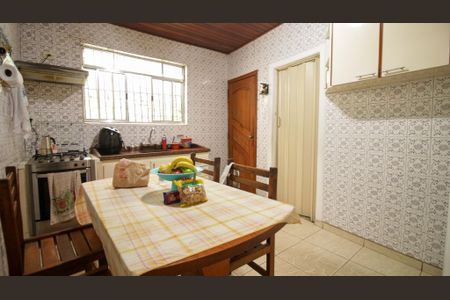 Casa à venda com 100m², 3 quartos e 1 vaga Casa à venda com 100m², 3 quartos e 1 vagaCozinha