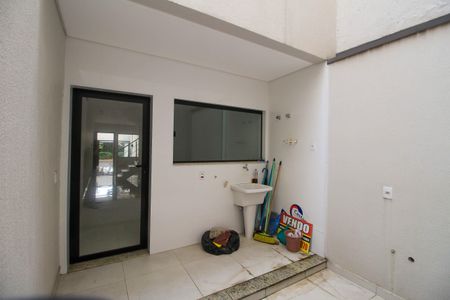 Casa à venda com 110m², 3 quartos e 2 vagasÁrea de Serviço
