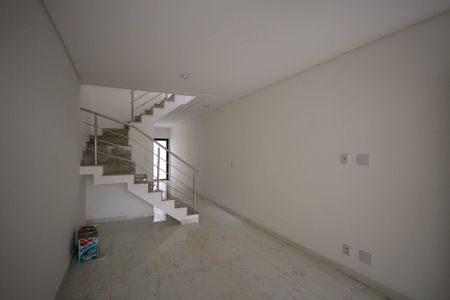 Casa à venda com 110m², 3 quartos e 2 vagasSala