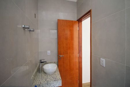 Casa à venda com 110m², 3 quartos e 2 vagasBanheiro