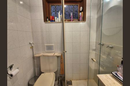 Casa de condomínio à venda com 400m², 4 quartos e 5 vagas Casa de condomínio à venda com 400m², 4 quartos e 5 vagasBanheiro da Suíte 1