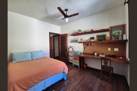 Casa de condomínio à venda com 400m², 4 quartos e 5 vagas Casa de condomínio à venda com 400m², 4 quartos e 5 vagasSuíte 2