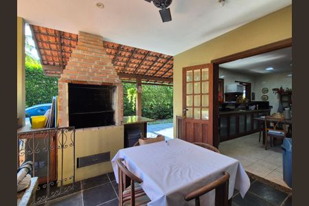 Casa de condomínio à venda com 400m², 4 quartos e 5 vagas Casa de condomínio à venda com 400m², 4 quartos e 5 vagasVaranda gourmet