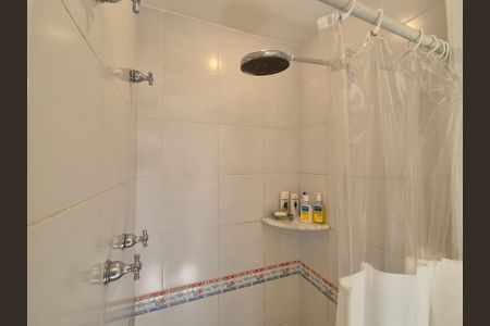 Casa de condomínio à venda com 400m², 4 quartos e 5 vagas Casa de condomínio à venda com 400m², 4 quartos e 5 vagasBanheiro da Suíte 3