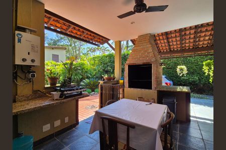 Casa de condomínio à venda com 400m², 4 quartos e 5 vagas Casa de condomínio à venda com 400m², 4 quartos e 5 vagasVaranda gourmet