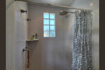 Casa de condomínio à venda com 400m², 4 quartos e 5 vagas Casa de condomínio à venda com 400m², 4 quartos e 5 vagasBanheiro da Suíte 2