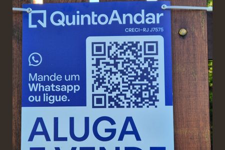 Casa de condomínio à venda com 400m², 4 quartos e 5 vagas Casa de condomínio à venda com 400m², 4 quartos e 5 vagasPlaca