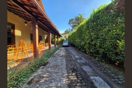 Casa de condomínio à venda com 400m², 4 quartos e 5 vagas Casa de condomínio à venda com 400m², 4 quartos e 5 vagasGaragem