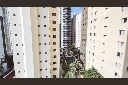 Apartamento à venda com 124m², 4 quartos e 3 vagasVista da Suíte 2