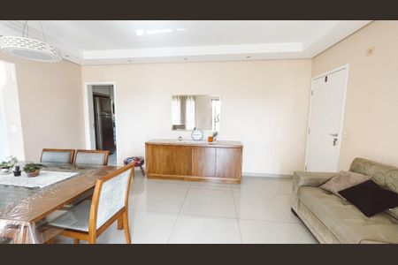 Apartamento à venda com 124m², 4 quartos e 3 vagasSala