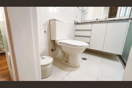 Apartamento à venda com 124m², 4 quartos e 3 vagasBanheiro da Suíte 2