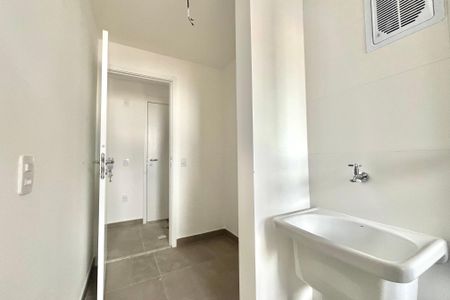 Apartamento à venda com 141m², 3 quartos e 2 vagas Apartamento à venda com 141m², 3 quartos e 2 vagasÁrea de Serviço