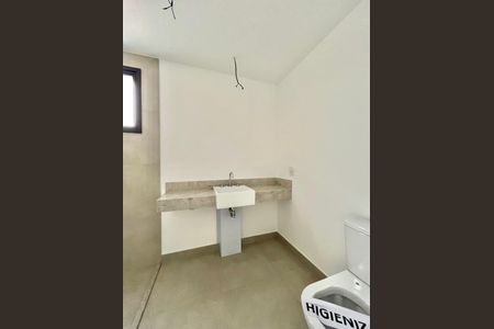 Apartamento à venda com 141m², 3 quartos e 2 vagas Apartamento à venda com 141m², 3 quartos e 2 vagasBanheiro da Suíte 2