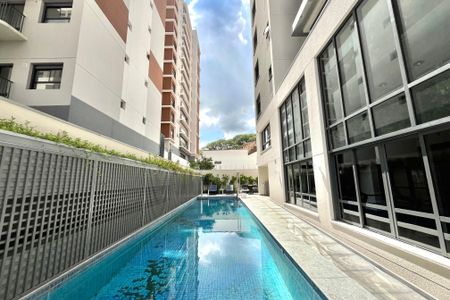 Apartamento à venda com 141m², 3 quartos e 2 vagas Apartamento à venda com 141m², 3 quartos e 2 vagasÁrea comum - Piscina