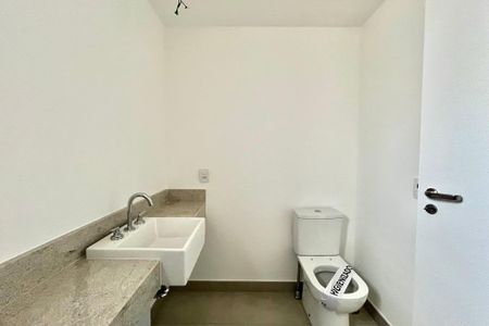 Apartamento à venda com 141m², 3 quartos e 2 vagas Apartamento à venda com 141m², 3 quartos e 2 vagasBanheiro da Suíte 2