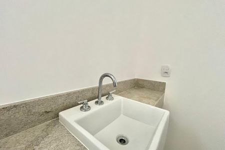 Apartamento à venda com 141m², 3 quartos e 2 vagas Apartamento à venda com 141m², 3 quartos e 2 vagasBanheiro da Suíte 2