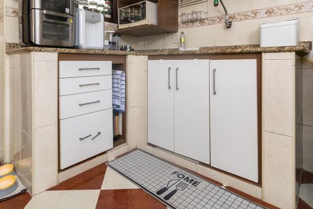 Casa à venda com 132m², 2 quartos e 1 vaga Casa à venda com 132m², 2 quartos e 1 vagaCozinha - Armários