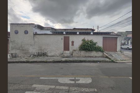 Casa à venda com 104m², 2 quartos e 1 vaga Casa à venda com 104m², 2 quartos e 1 vagaFachada Externa