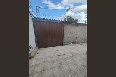 Casa à venda com 104m², 2 quartos e 1 vaga Casa à venda com 104m², 2 quartos e 1 vagaQuintal