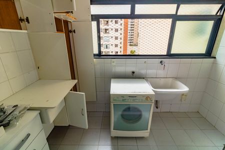 Apartamento para alugar com 130m², 3 quartos e 3 vagas Apartamento para alugar com 130m², 3 quartos e 3 vagasÁrea de Serviço