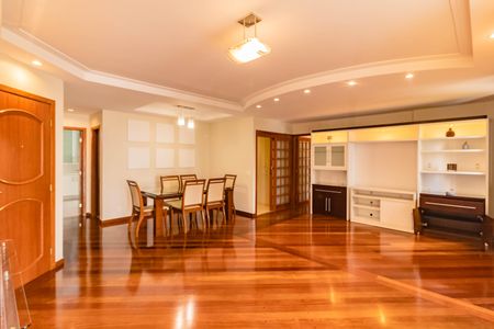 Apartamento para alugar com 130m², 3 quartos e 3 vagas Apartamento para alugar com 130m², 3 quartos e 3 vagasSala