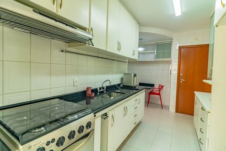 Apartamento para alugar com 130m², 3 quartos e 3 vagas Apartamento para alugar com 130m², 3 quartos e 3 vagasCozinha