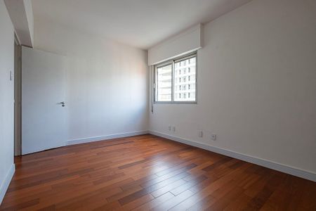 Apartamento à venda com 169m², 3 quartos e 1 vaga Apartamento à venda com 169m², 3 quartos e 1 vagaQuarto 1