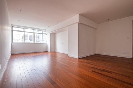 Apartamento à venda com 169m², 3 quartos e 1 vaga Apartamento à venda com 169m², 3 quartos e 1 vagaSala
