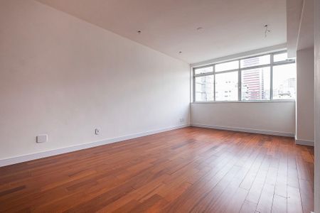 Apartamento à venda com 169m², 3 quartos e 1 vaga Apartamento à venda com 169m², 3 quartos e 1 vagaSala