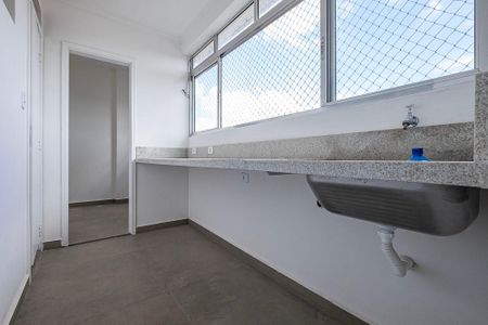 Apartamento à venda com 169m², 3 quartos e 1 vaga Apartamento à venda com 169m², 3 quartos e 1 vagaÁrea de Serviço