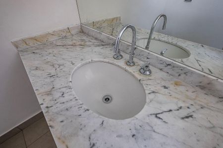 Apartamento à venda com 169m², 3 quartos e 1 vaga Apartamento à venda com 169m², 3 quartos e 1 vagaSuíte - Banheiro