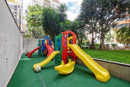 Apartamento à venda com 169m², 3 quartos e 1 vaga Apartamento à venda com 169m², 3 quartos e 1 vagaPlayground