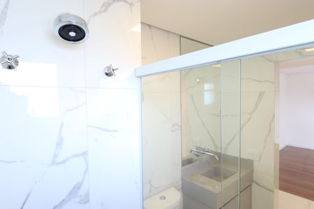 Apartamento à venda com 290m², 4 quartos e 4 vagasBanheiro da Suíte 2