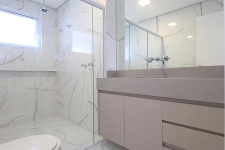 Apartamento à venda com 290m², 4 quartos e 4 vagasBanheiro da Suíte 4