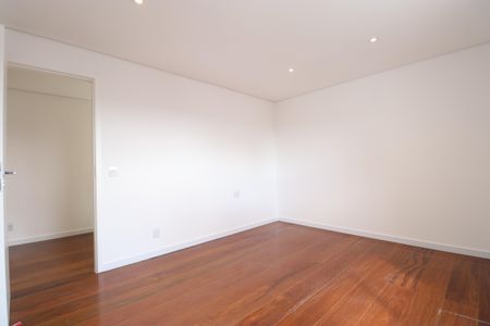 Apartamento à venda com 290m², 4 quartos e 4 vagasSuíte 1