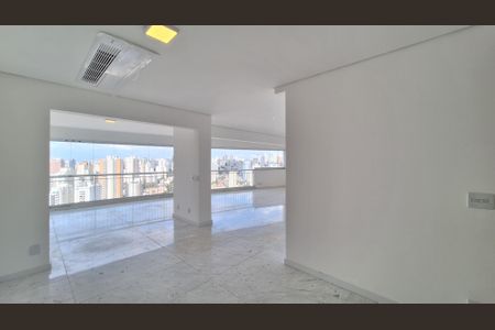 Apartamento à venda com 290m², 4 quartos e 4 vagasSala