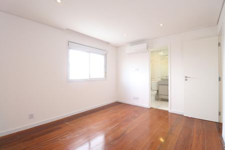 Apartamento à venda com 290m², 4 quartos e 4 vagasSuíte 1