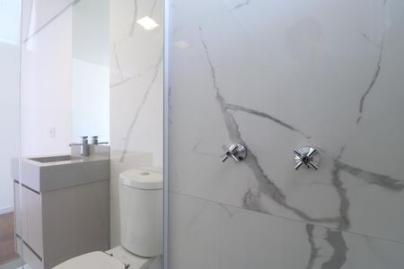 Apartamento à venda com 290m², 4 quartos e 4 vagasBanheiro da Suíte 3