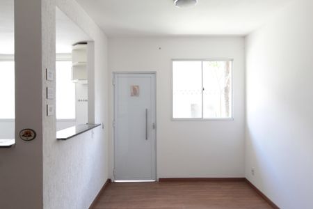 Casa de condomínio à venda com 115m², 3 quartos e 2 vagasSala